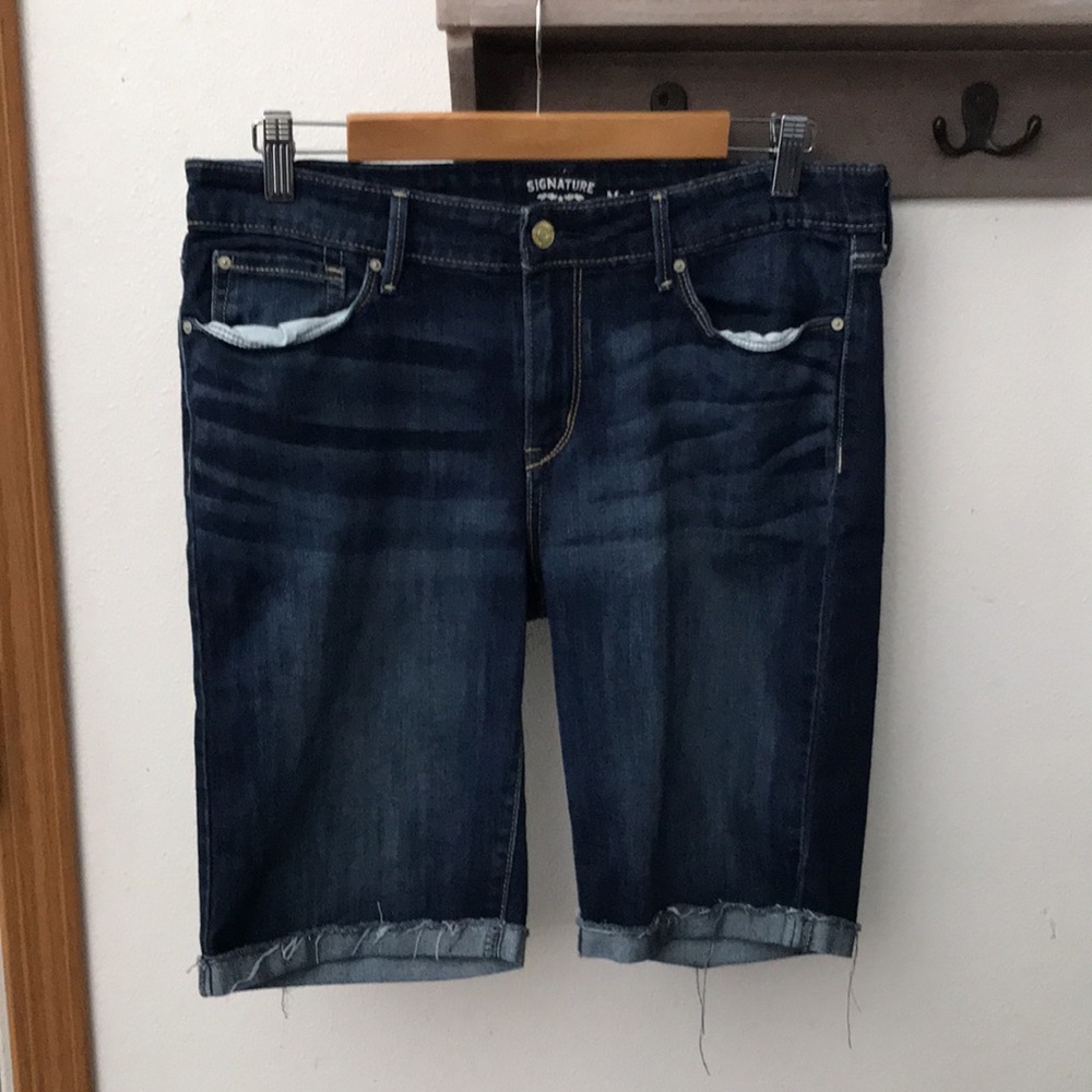 Signature by Levi’s Strauss jean cutoff shorts size 14 waist 32